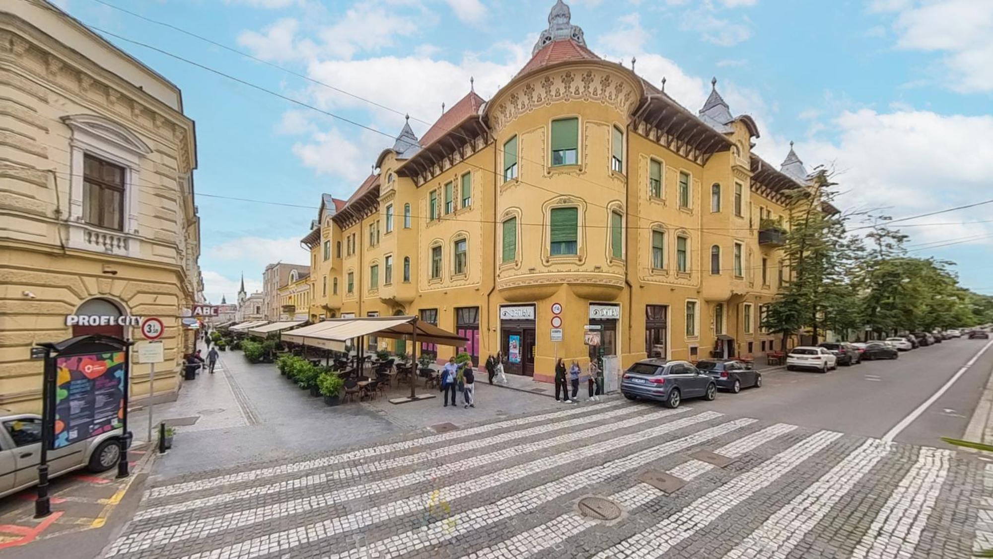 Royal Experience At Stern Palace Oradea Extérieur photo