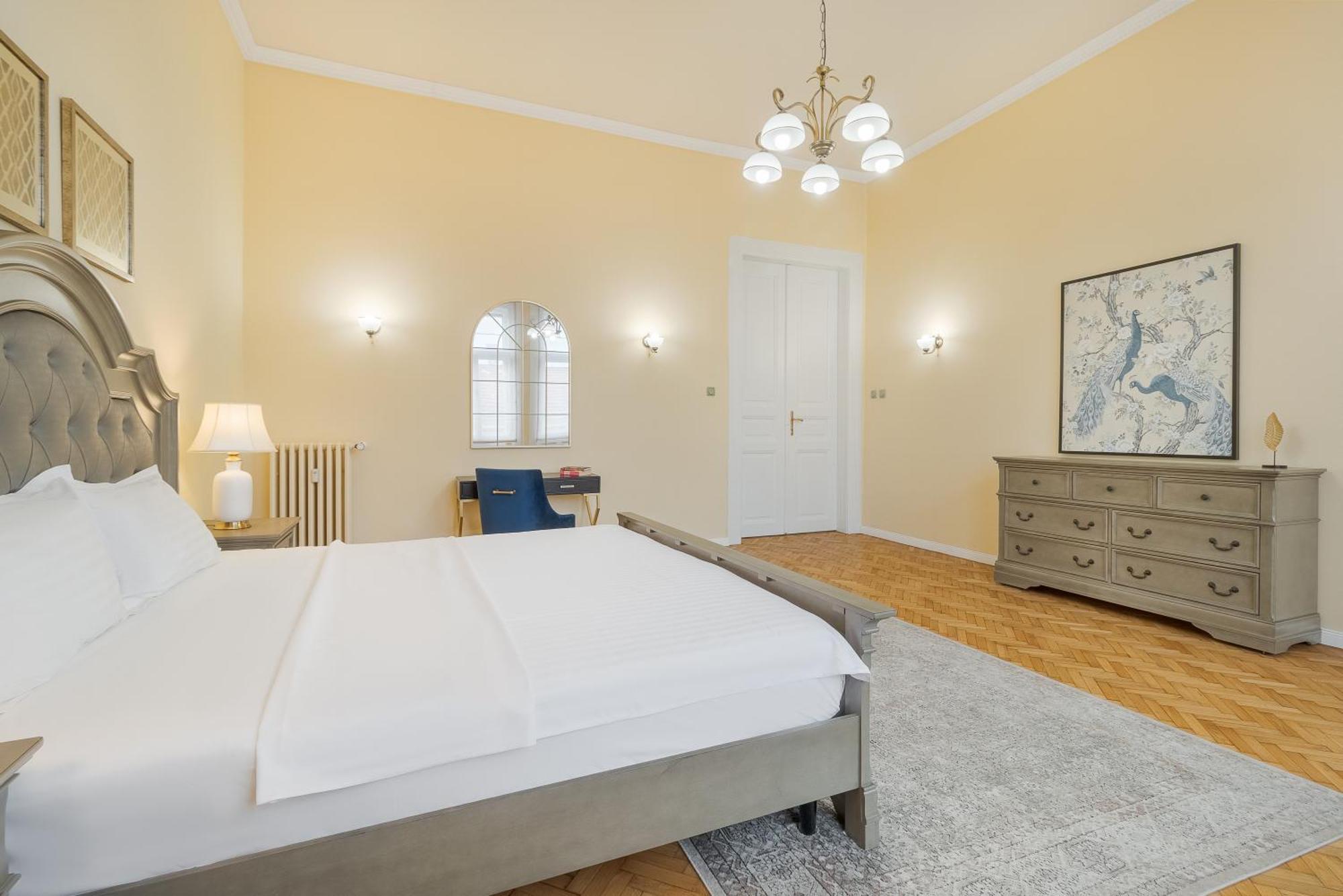 Royal Experience At Stern Palace Oradea Extérieur photo